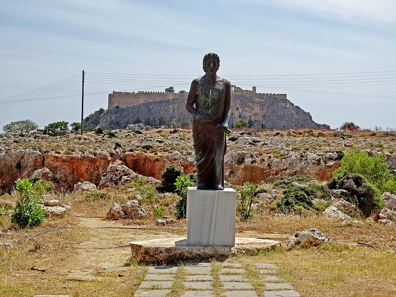 Памятник Клеобулу в Линдосе (о. Родос)