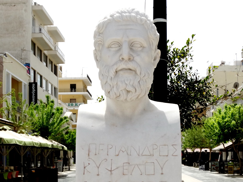 Памятник Периандру в Коринфе